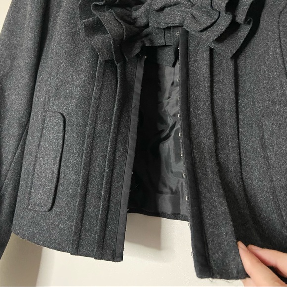 HINGE | NWT Wool Ruffle Jacket Blazer Charcoal Ruffle Collar Size Large Women’s - Picture 8 of 12